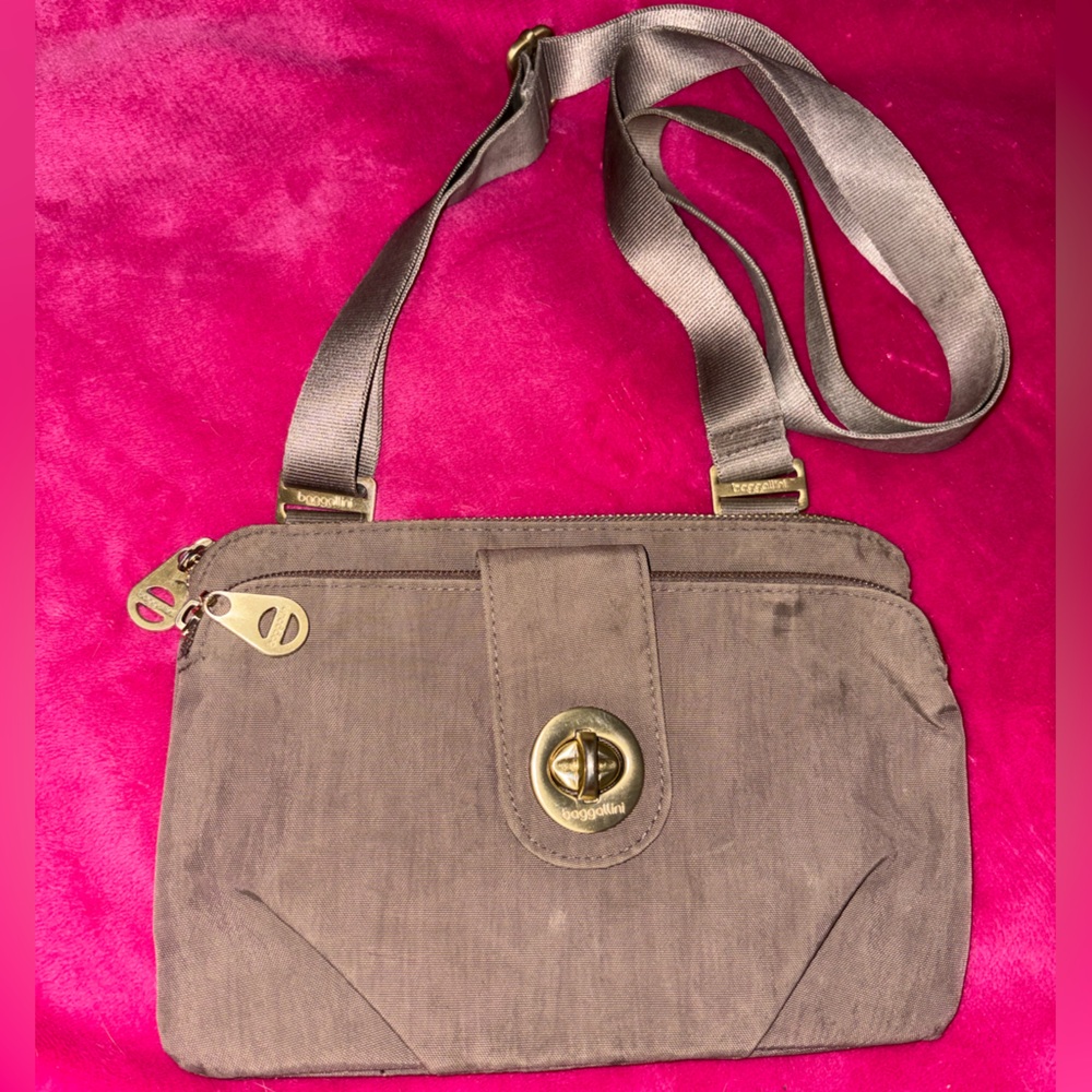 Baggallini Taupe Crossbody with Gold Hardware